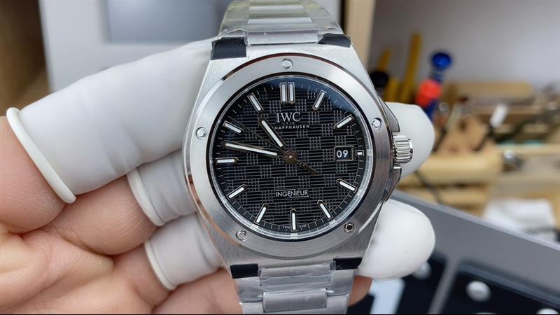 202457162314295 1700